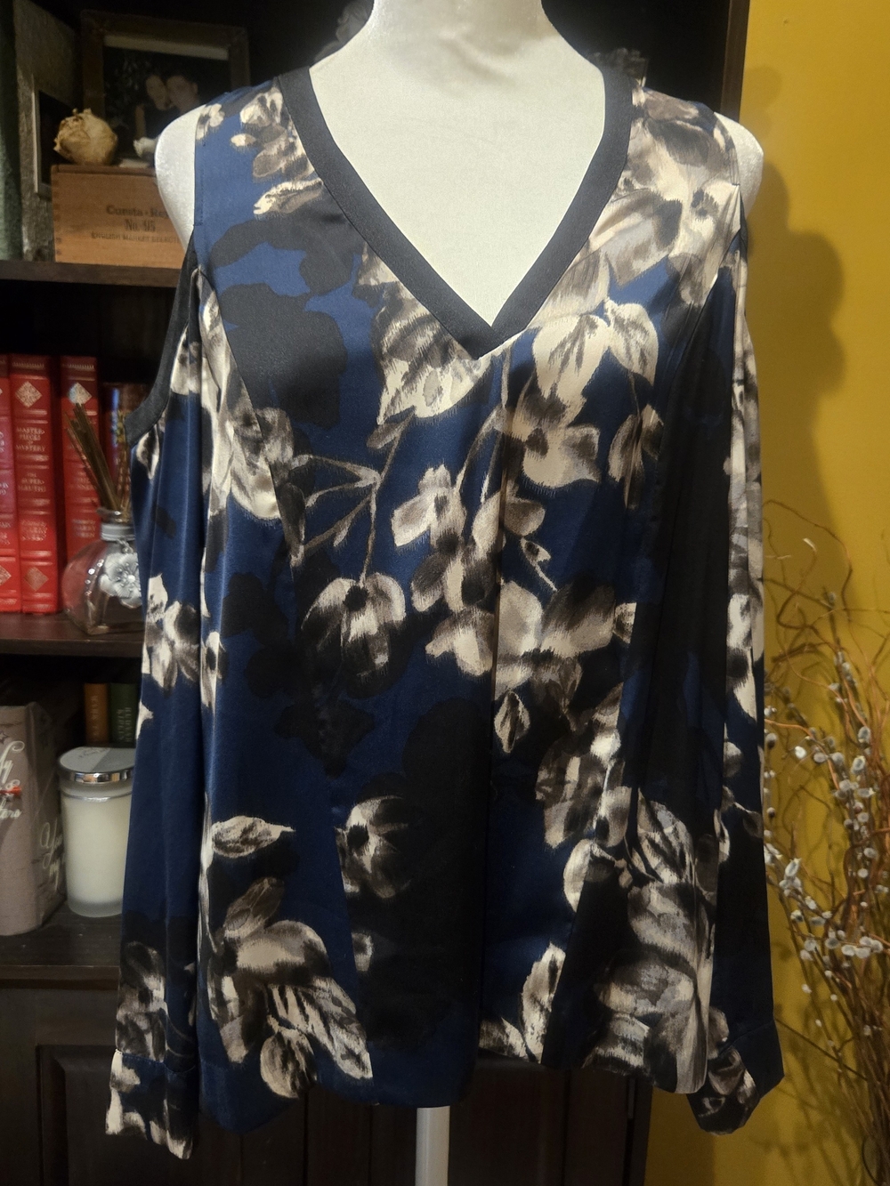 RACHEL Rachel Roy Navy and Cream Cold-Shoulder V-Neck Blouse
